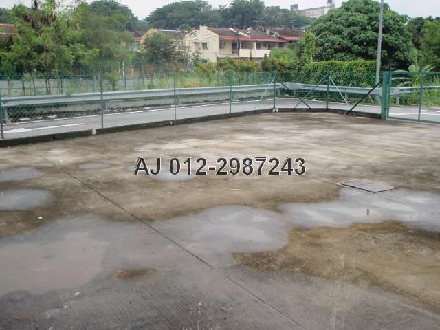 extra land behind the shop