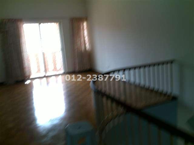living hall 2nd flr