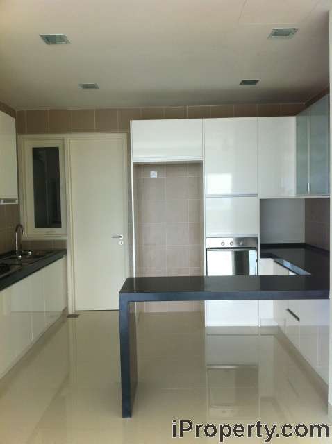 Modern Built-in and highceiling