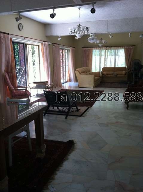 Spacious Hall 3