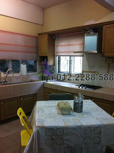 Dry Kitchen With Built-In Cabinets