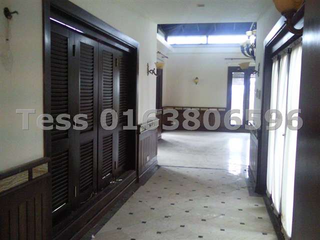 Access to 2nd living hall