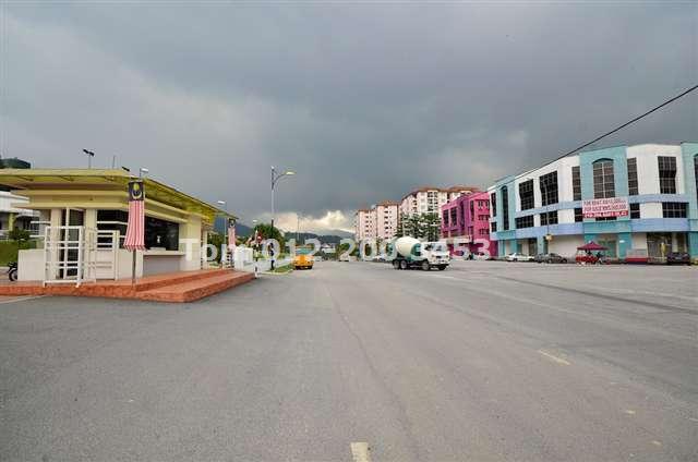 Fronting entrance of Universiti Teknologi Mara