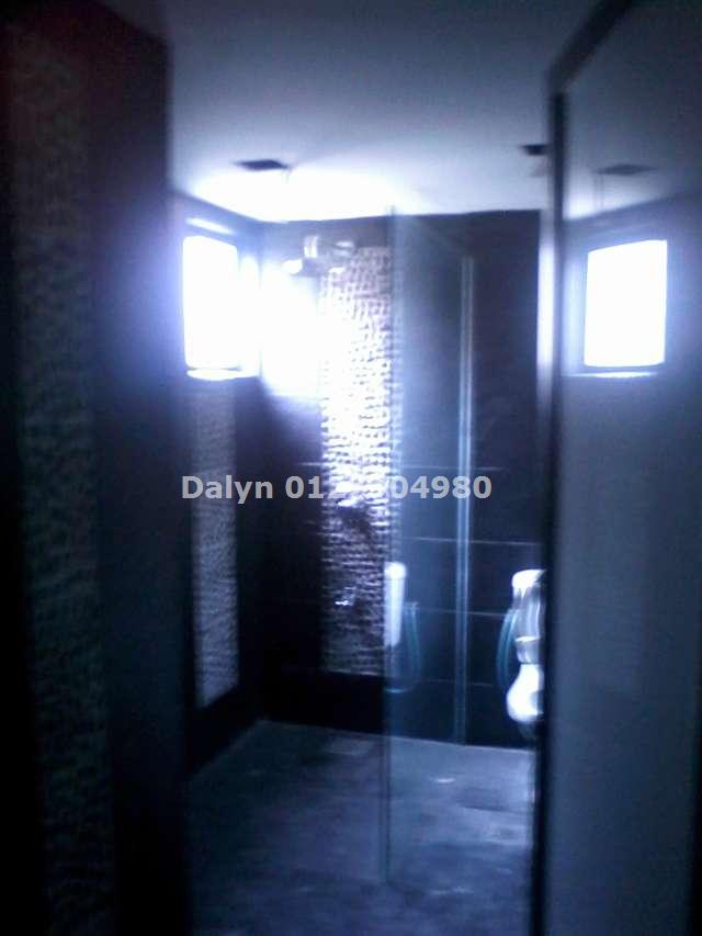 1st floor toilet