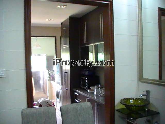 Dry kitchen