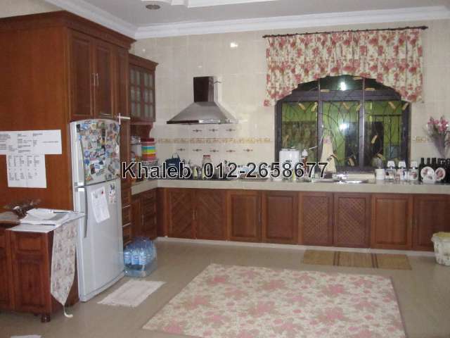 Dry Kitchen, behind Wet Kitchen