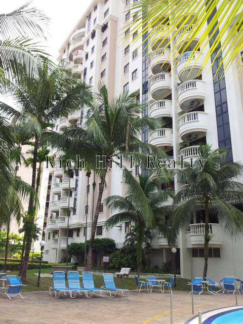 The Sri York with the garden