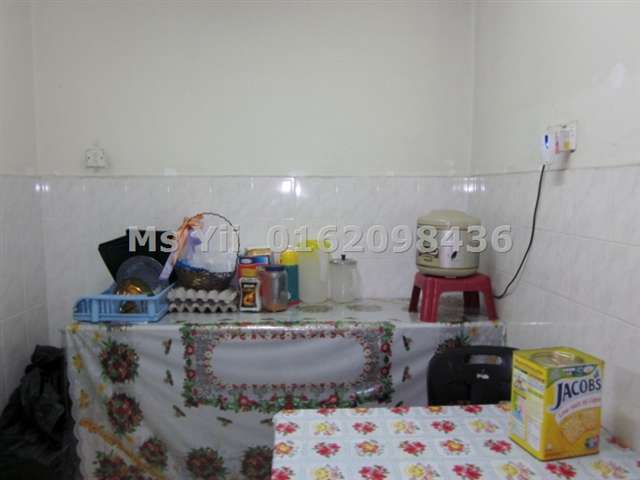 dry kitchen