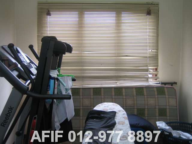 3RD BEDROOM ON 1ST FLOOR