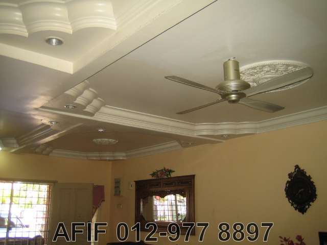 LIVING HALL PLASTER CEILING