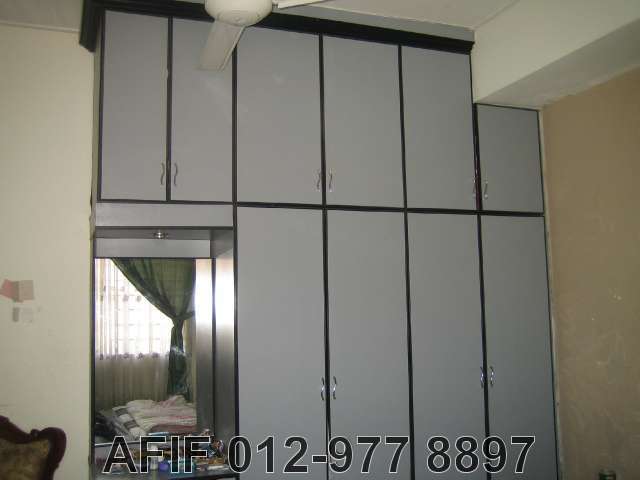 MASTER BEDROOM BUILT-IN WARDROBE