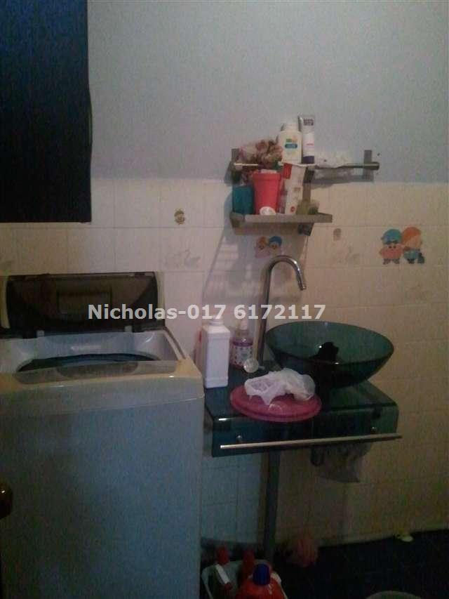 Nicholas-017 6172117