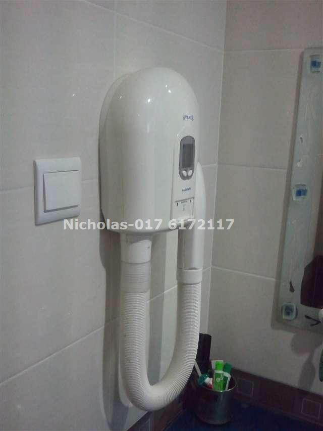 Nicholas-017 6172117