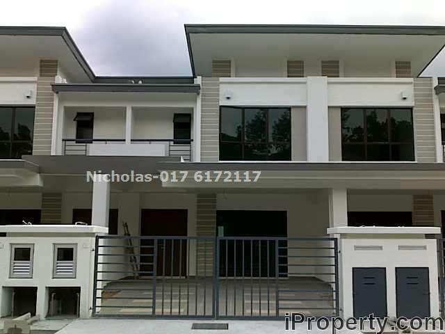 Nicholas-017 6172117
