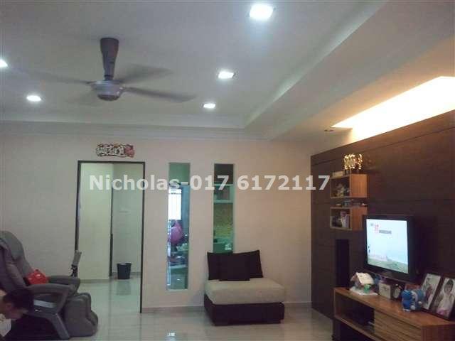 Nicholas-017 6172117