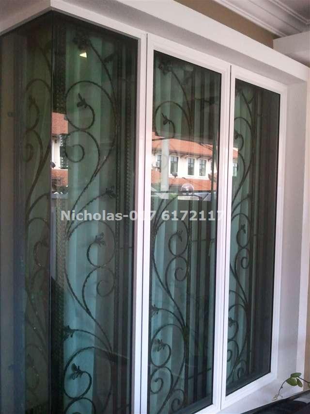 Nicholas-017 6172117