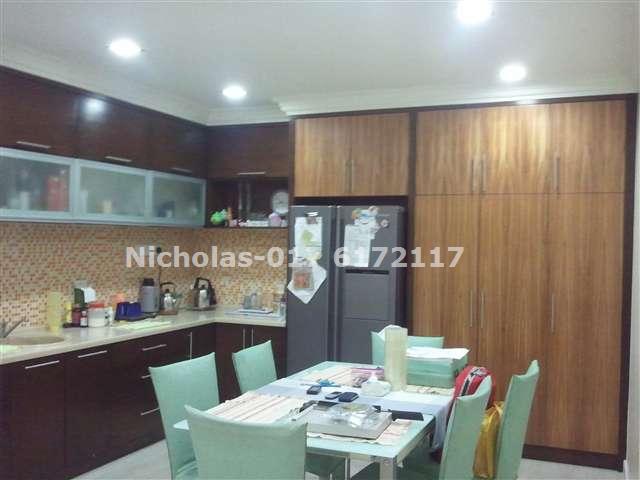 Nicholas-017 6172117