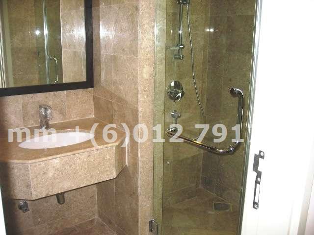 En Suite Bathrooms