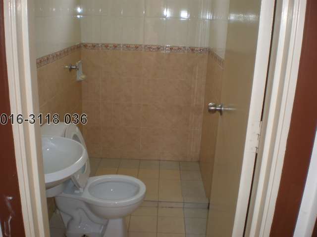 Bathroom-upstairs