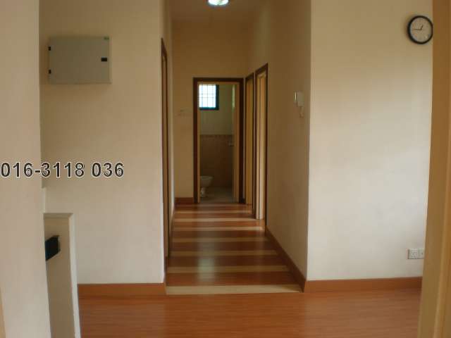 Upstairs Living room-Corridor