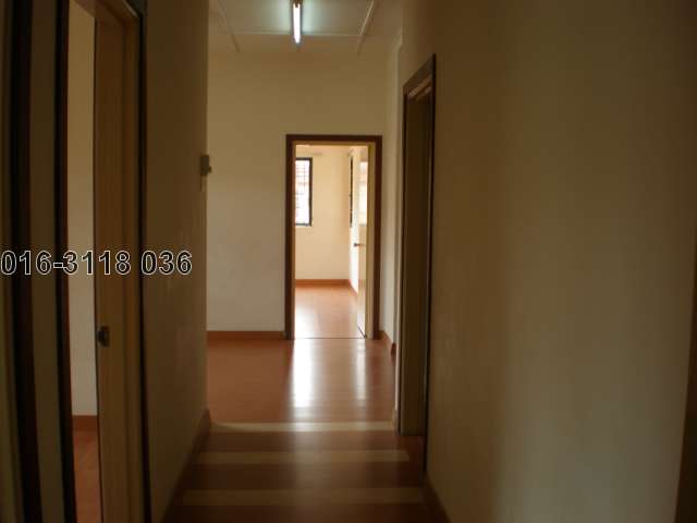 Upstairs Corridor
