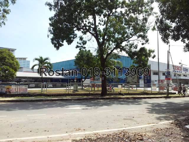 Tesco Extra 3