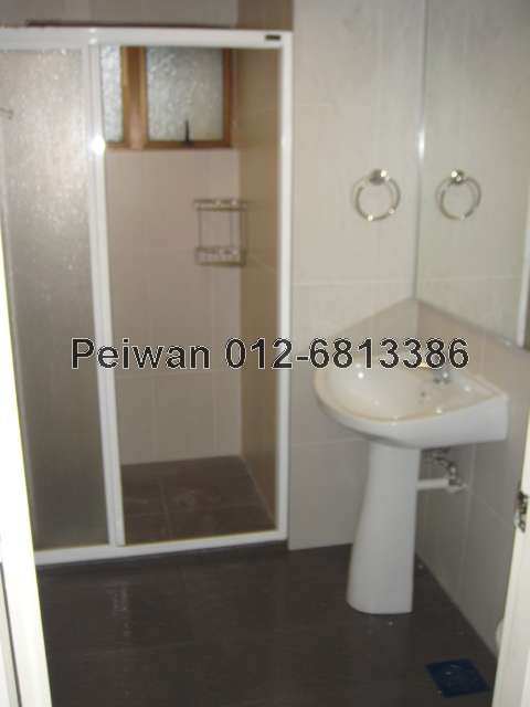 2nd bathroom