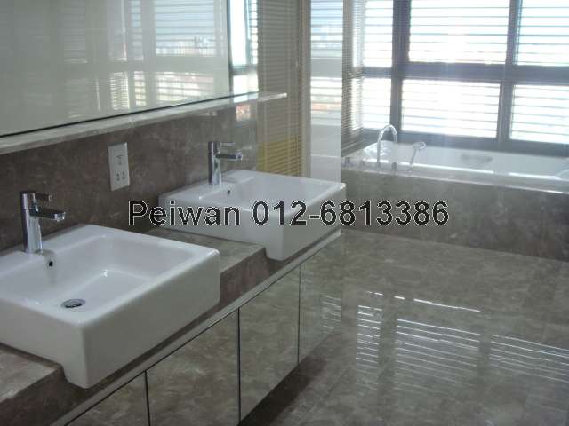 Master Bathroom1
