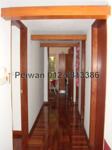 Hallway to 4 bedrooms