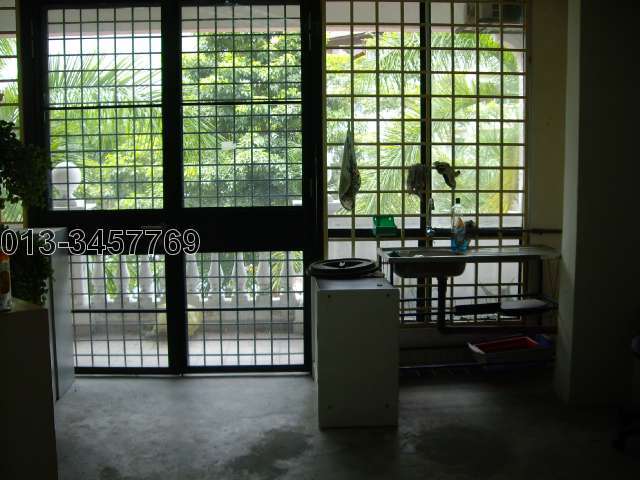 1st Floor Pantry