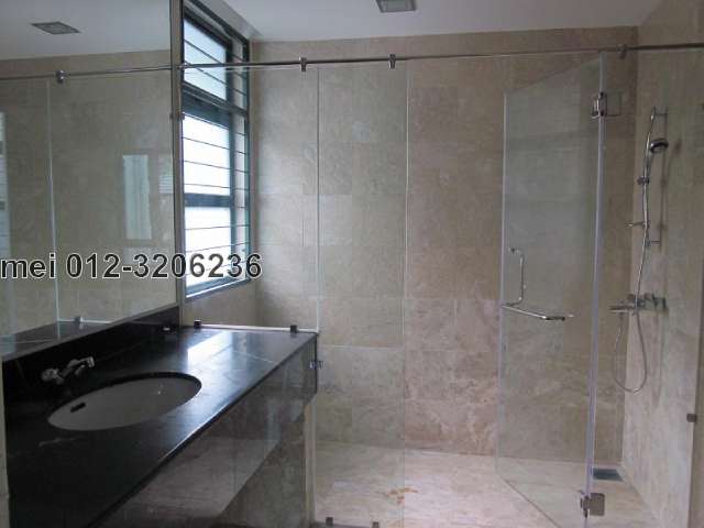 Master bathroom.