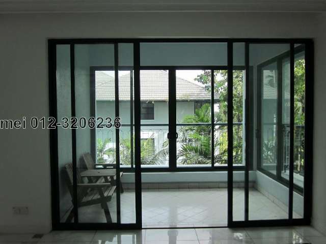 Balcony area.