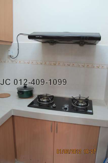 Cooker hood and hob