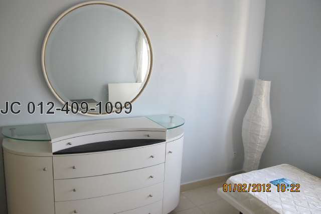 2nd Bedroom Cupboard