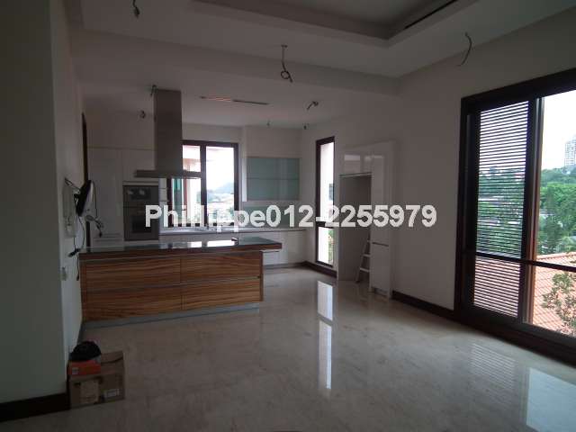 Kitchen / Dining