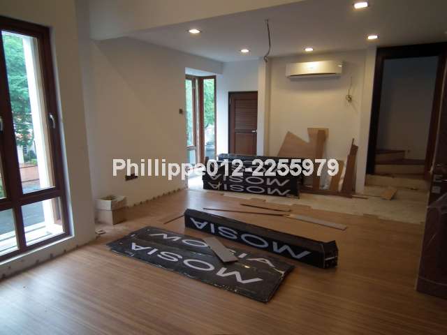 Master room with walk-in wardrobe
