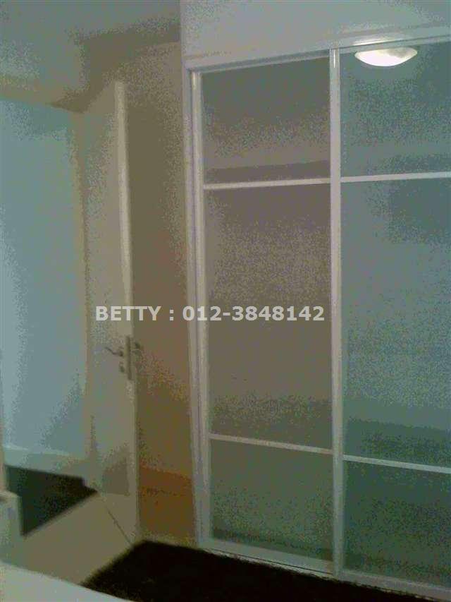 2ND ROOM WARDROBE