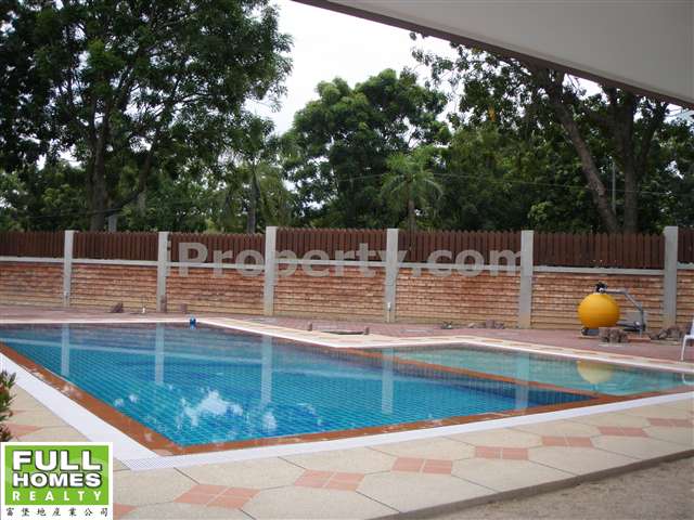SwimmingPool