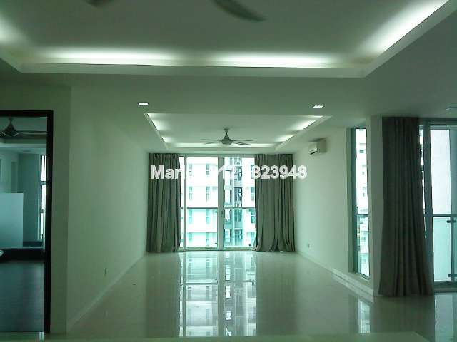 Master Bedroom/Living/Balcony