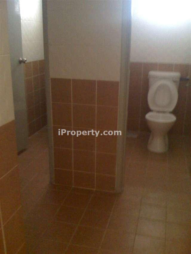 2 Toilets