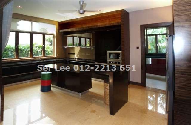 Dry Kitchen