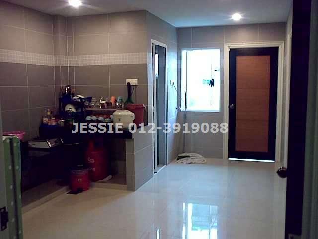 Dry Kitchen