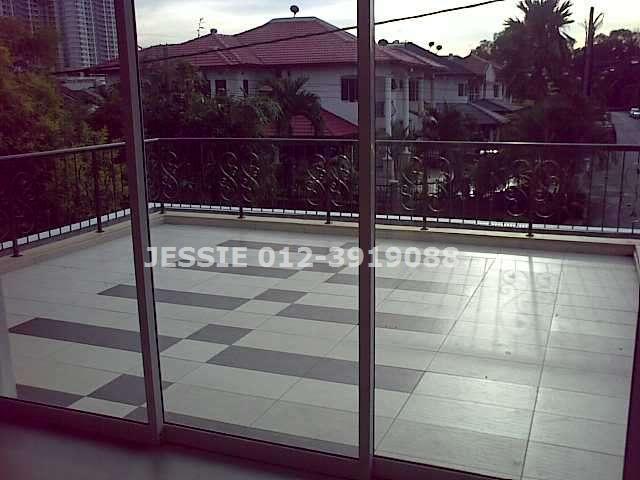 Master room Balcony