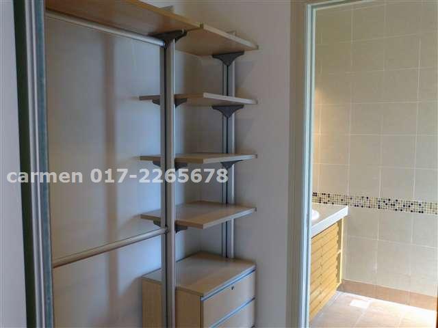 walk in closet