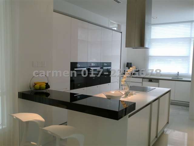 dry kitchen