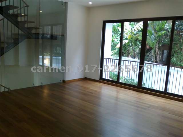 2nd flr family area
