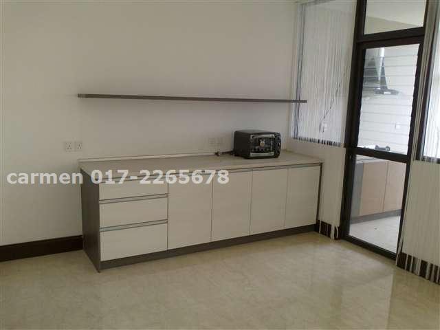 dry kitchen
