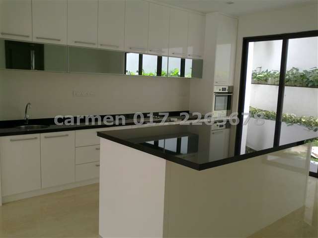 dry kitchen