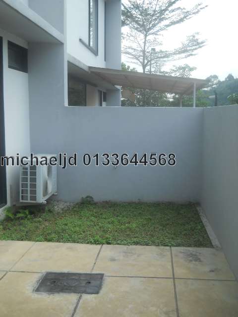 out door garden/platform..access from the living