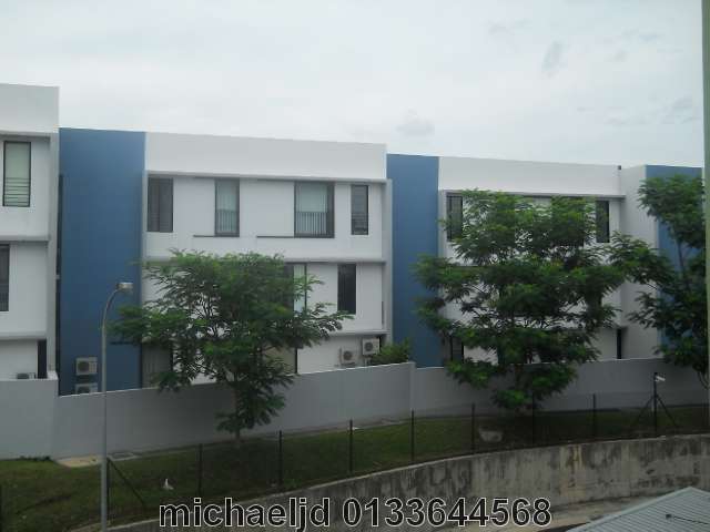 rear view of the landed 20trees